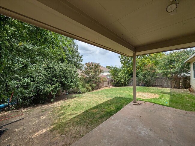 Building Photo - 370 Spring Dr