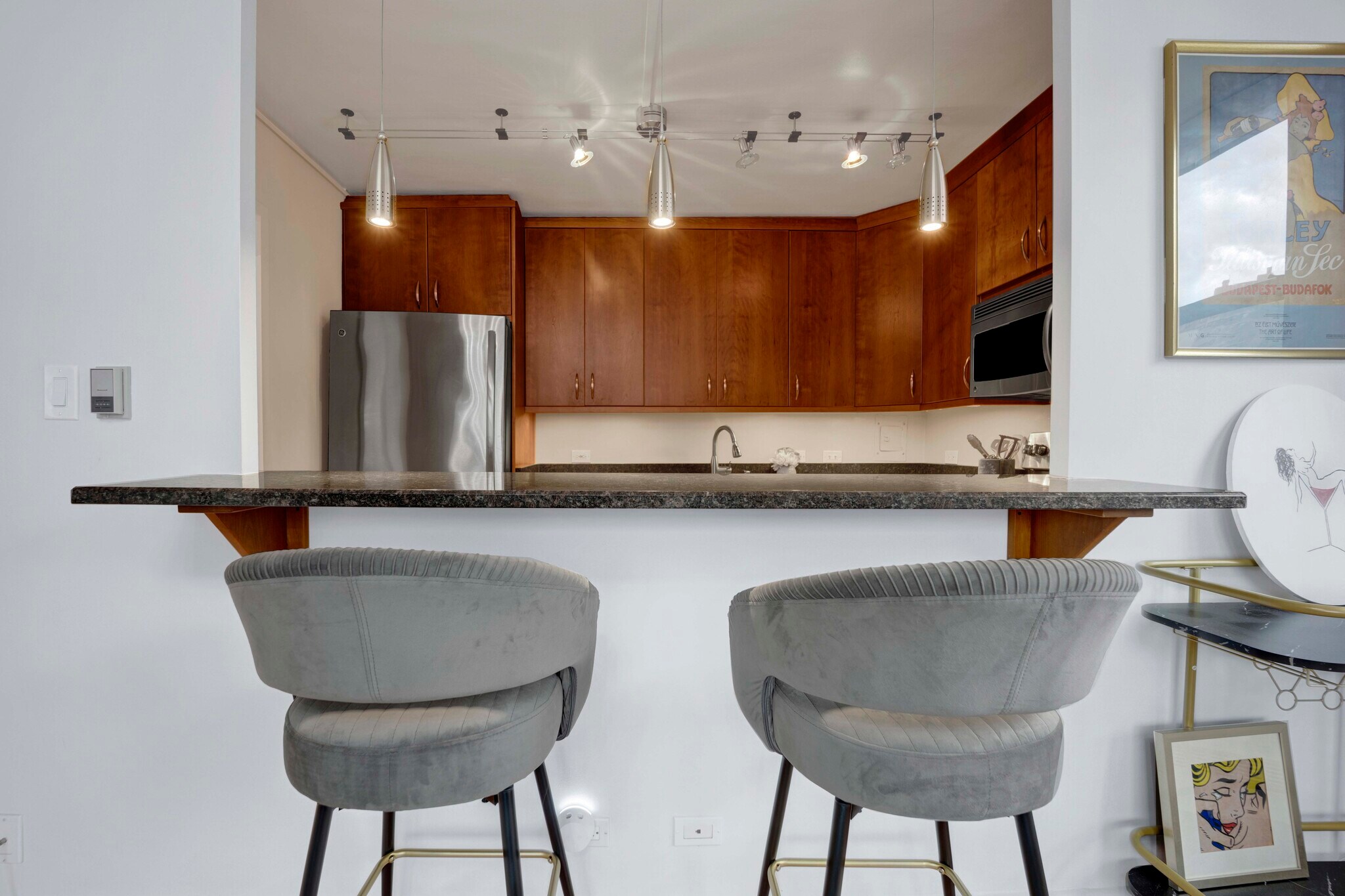 Building Photo - 1445 N State Pkwy