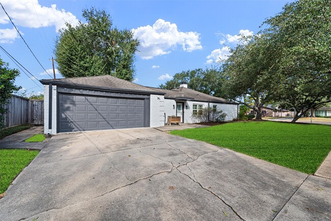 Building Photo - 5315 Rutherglenn Dr