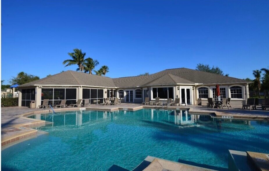 Building Photo - 8167 Ibis Cove Cir