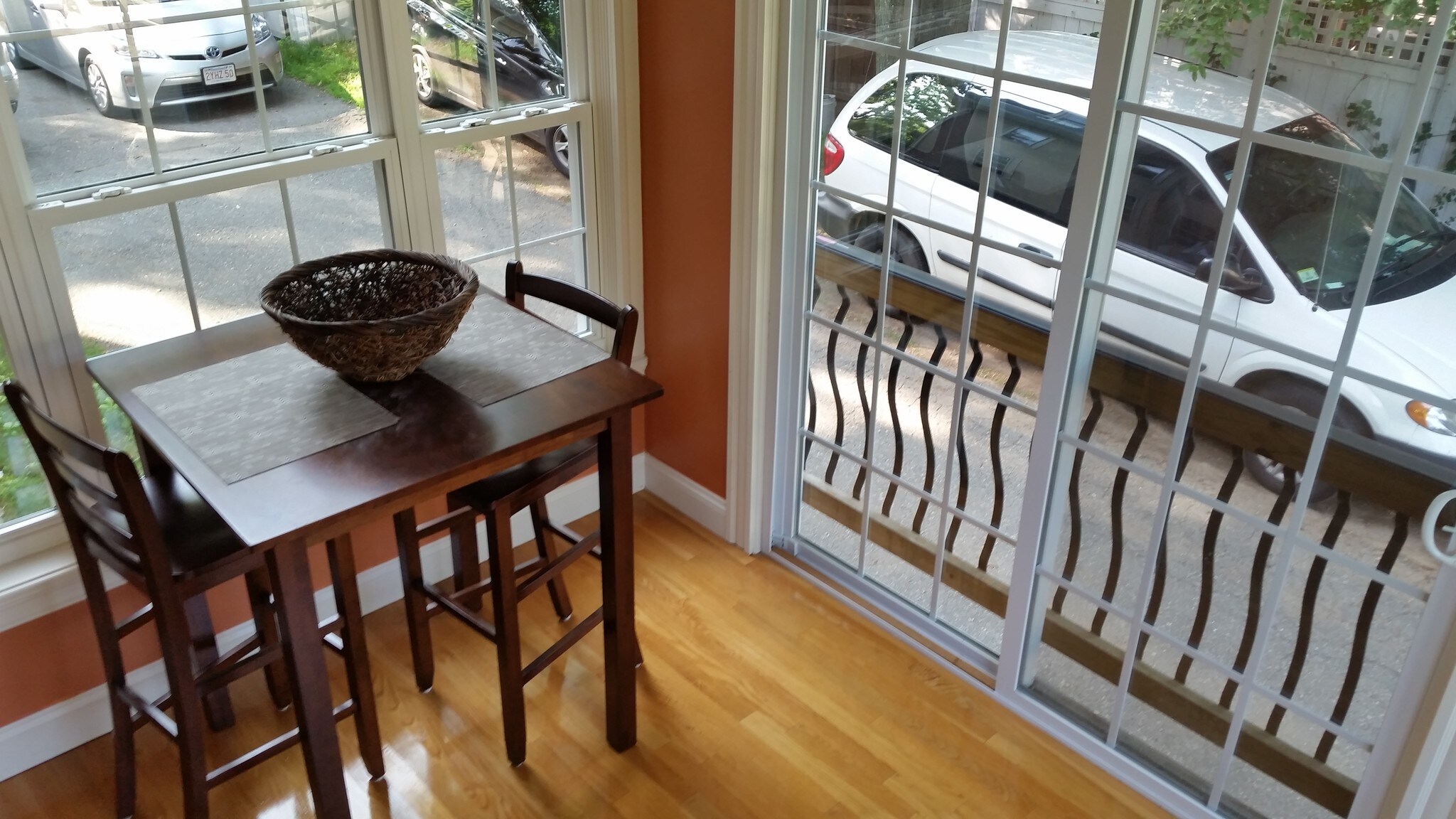 Sunny-room - 43 Evergreen Ave