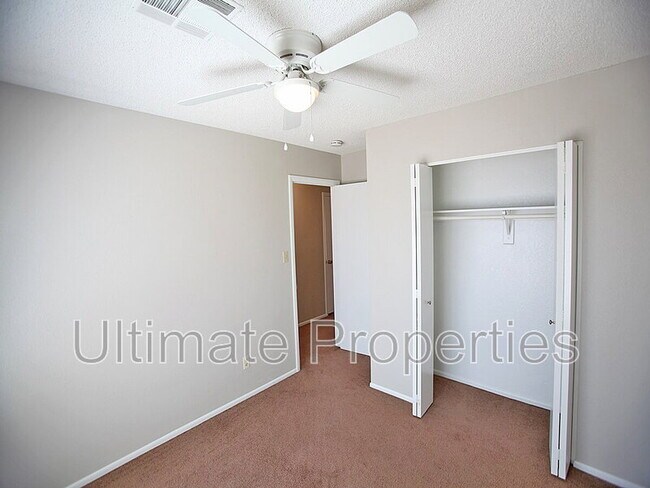 Building Photo - 1803 W Barrow Dr