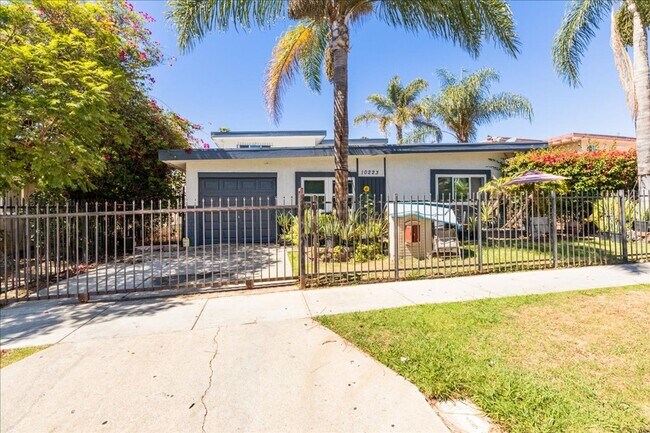 Building Photo - 10223 S Crenshaw Blvd