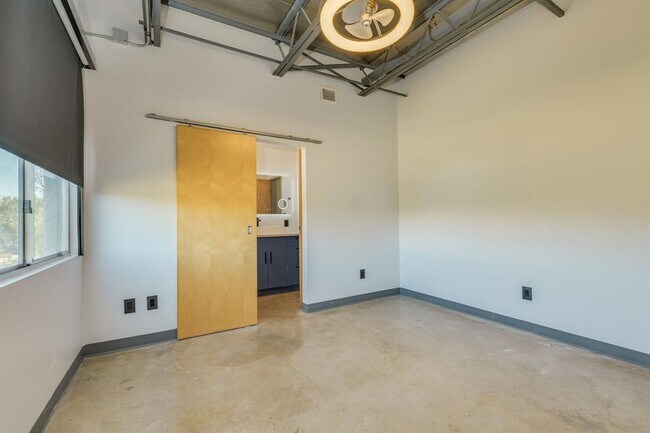 Building Photo - 4801 S Congress Ave