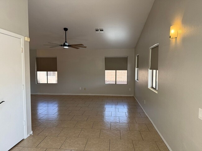 Building Photo - 1162 W 2nd Ave