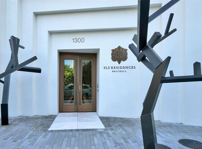 Building Photo - 1300 S Miami Ave