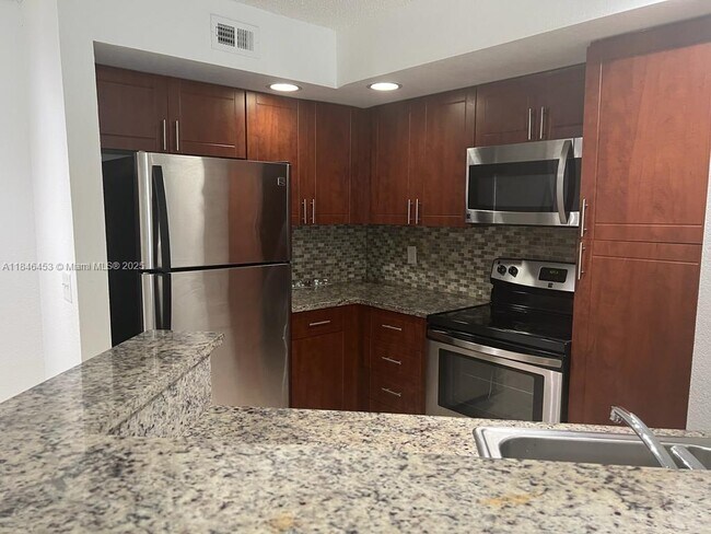 Building Photo - 13060 Vista Isles Dr