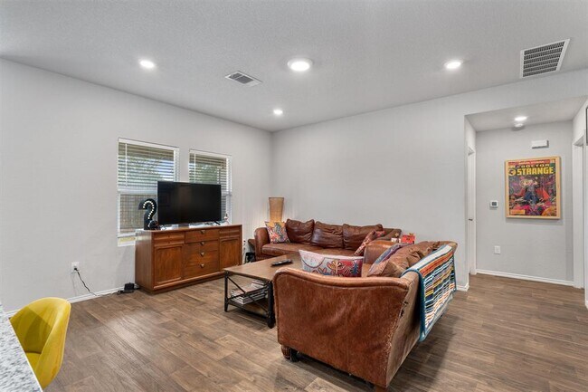 Building Photo - 12701 Brahmin Dr