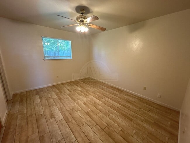 Building Photo - 2401 Mather Dr