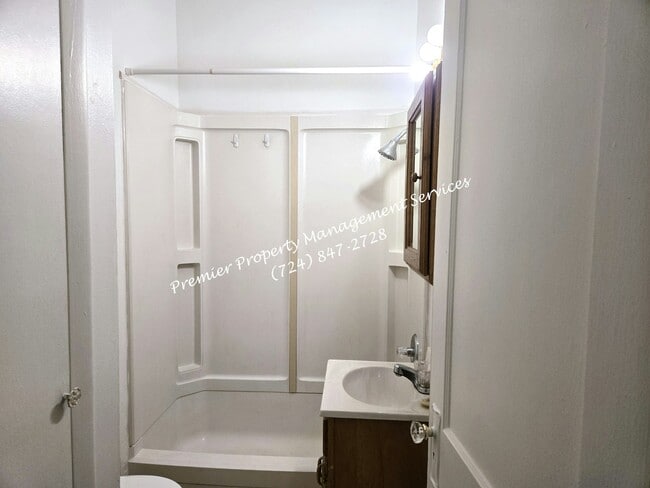 Building Photo - 179 N Elm St