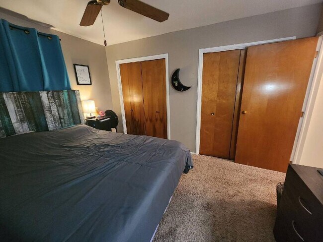 Building Photo - Coming Soon - Nice 2 bedroom 1 1/2 bathroo...