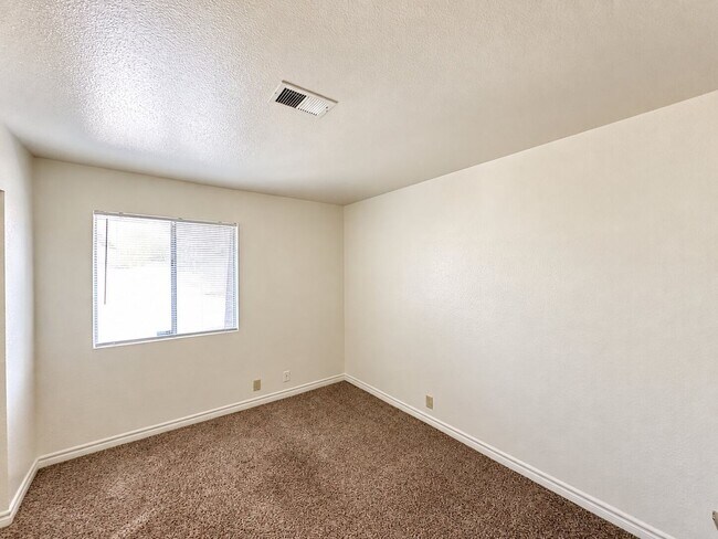 Building Photo - 5300 Indian River Dr