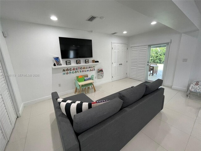 Building Photo - 4161 SW 102nd Ave