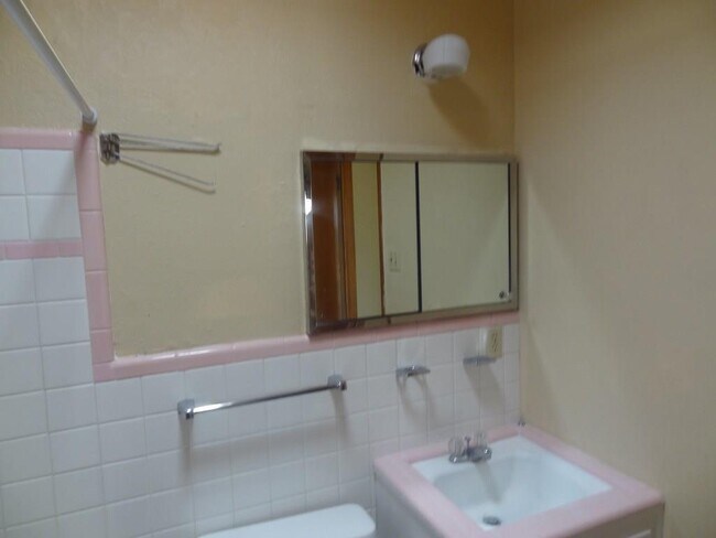 Building Photo - 9752 Blue Wing Dr