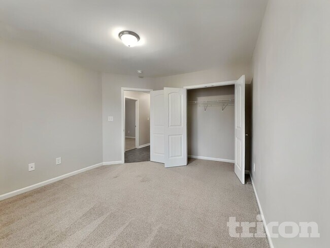 Building Photo - 295 New Castle Ln