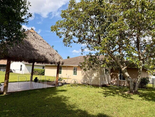 Building Photo - 147 Sunflower Cir