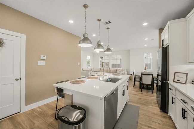 Building Photo - 7834 Swooping Swallow Ln