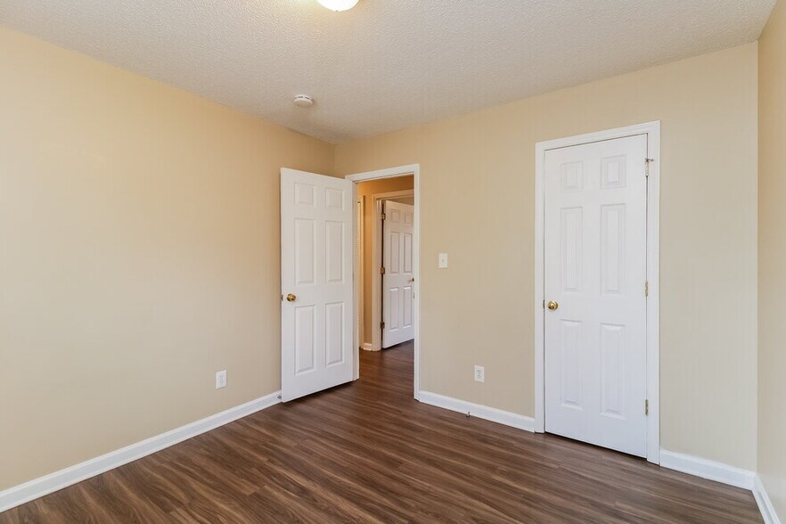 Building Photo - 2105 Brightwood School Rd