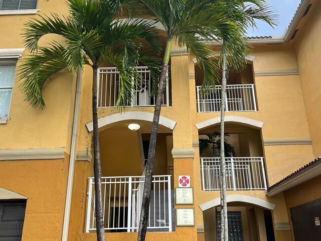 Primary Photo - 2 Bedroom Condo in Pembroke Pines