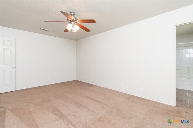 Building Photo - 3902 Bolivar Dr