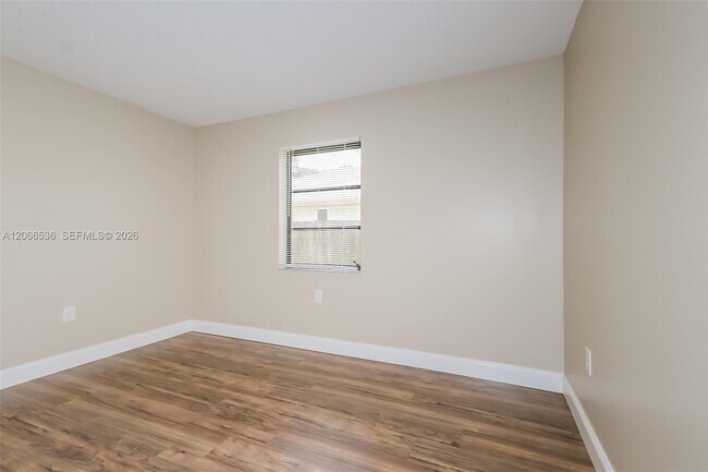 Building Photo - 1434 SW Broadview St
