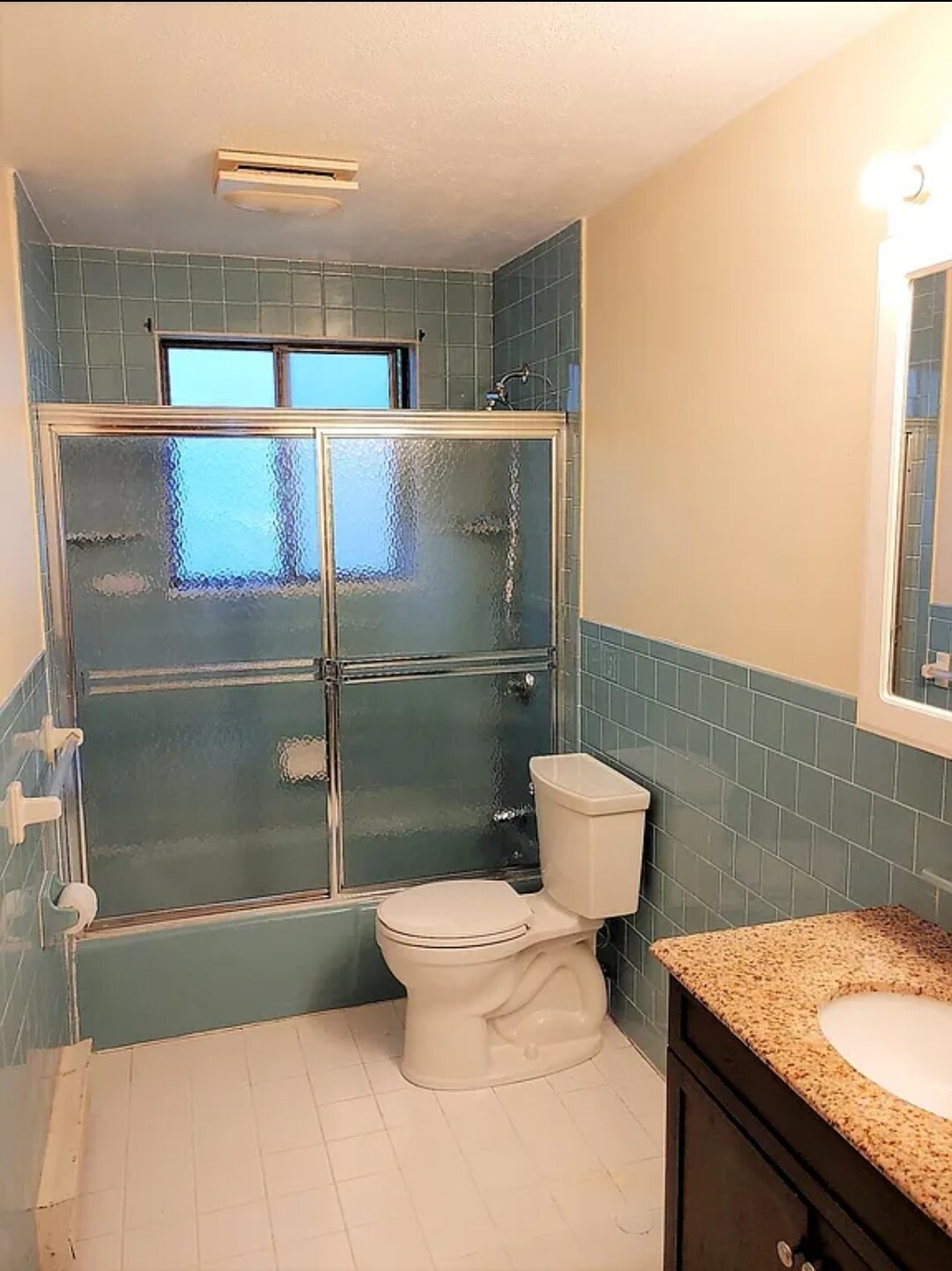 Full bath - 126 Highland Ave