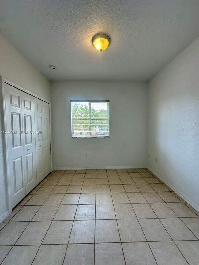 Building Photo - 10760 NW 82nd Terrace