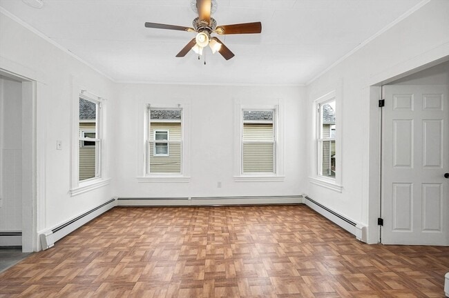 Building Photo - 220 Concord St