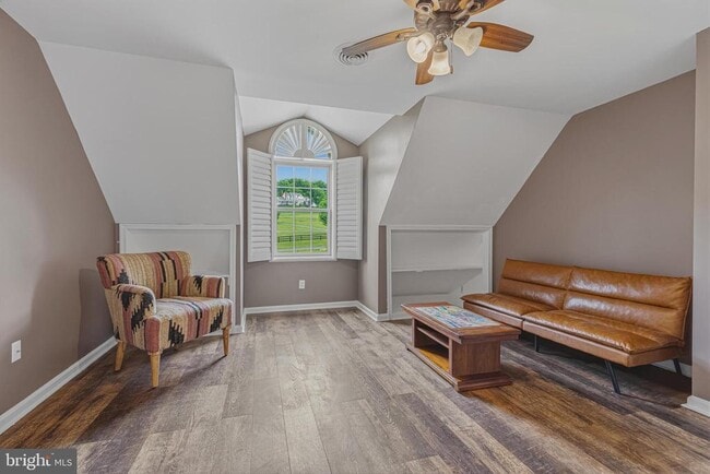 Building Photo - 40923 Browns Ln
