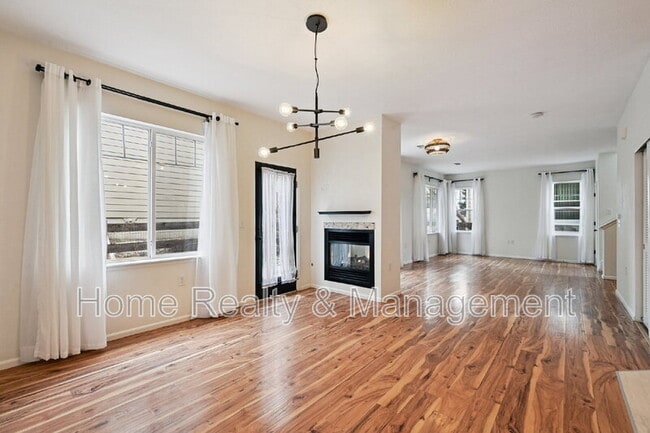 Building Photo - 12923 Grant Cir E