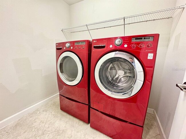 Building Photo - 1695 Ludington Ave