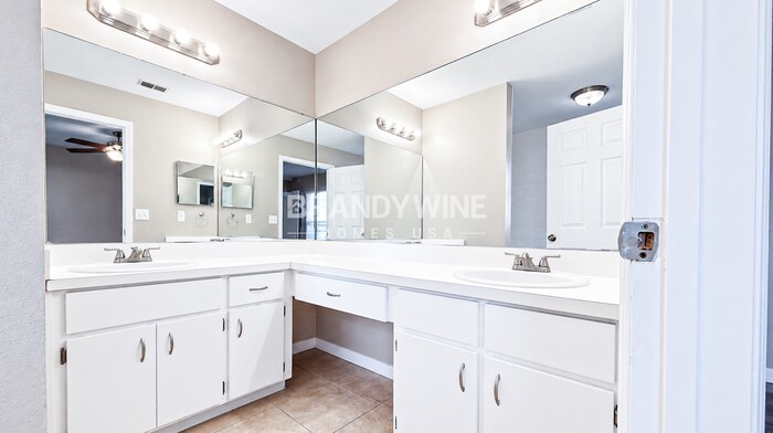 Building Photo - 2739 Annhurst Ave