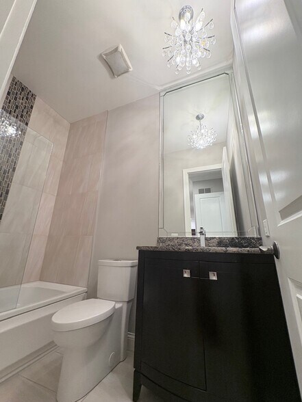 2nd bath - 4300 McPherson Ave