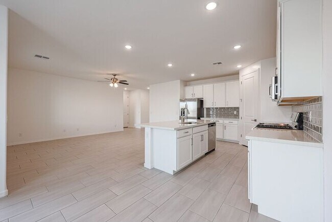 Building Photo - NEWLY BUILT HOME IN LAVEEN OFF 202 & DOBBI...