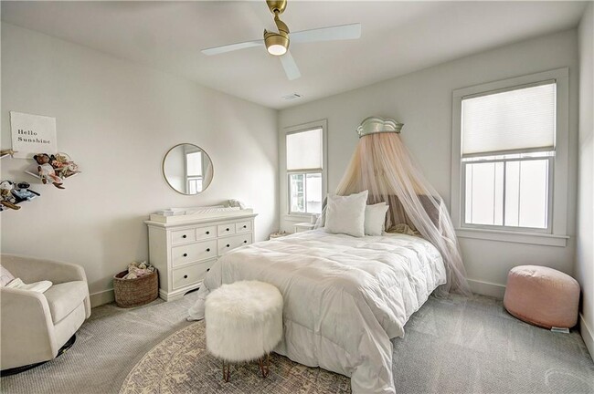 Building Photo - 1268 Hayes Dr SE