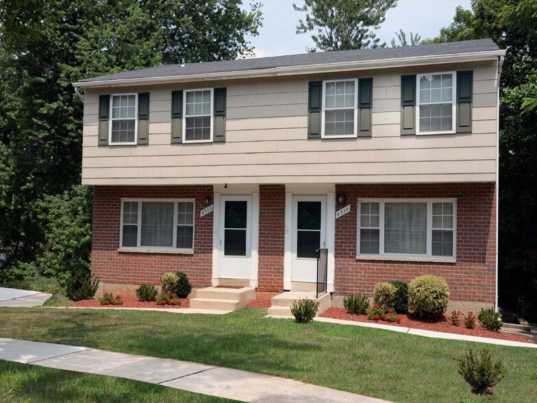 Building Photo - Rockdale Gardens Apartments & Townhomes*