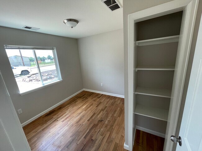 Building Photo - Cheesman St. BR