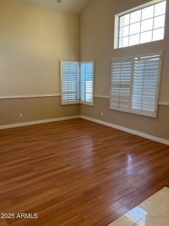 Building Photo - 5545 W Wethersfield Dr