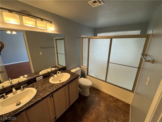 Building Photo - 10041 Dove Ridge Dr