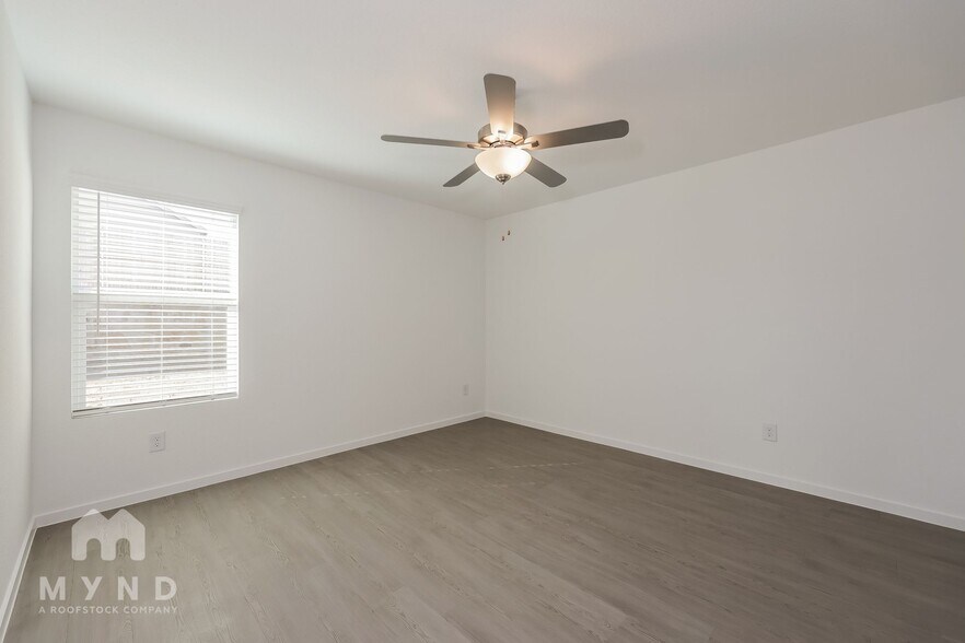 Building Photo - 2768 Ctr Crk Ln