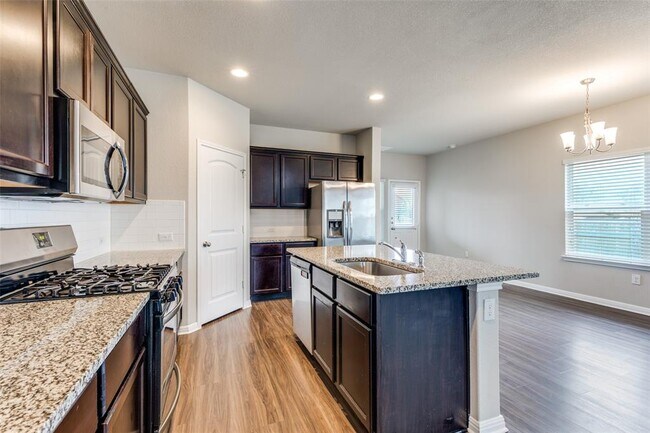 Building Photo - 348 Shiner Ln