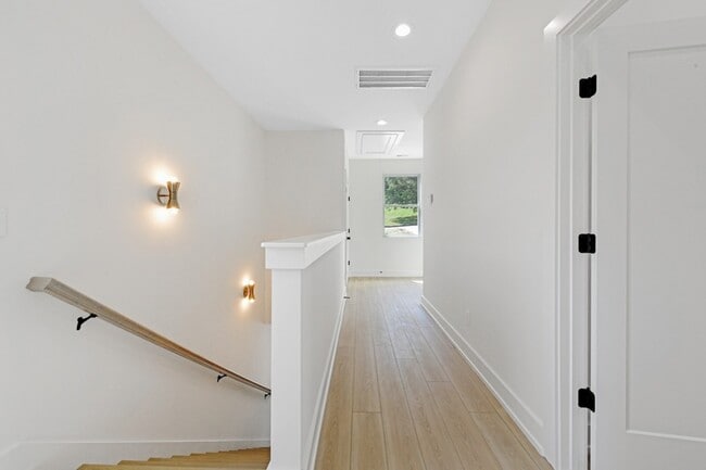 Building Photo - 1008 Fontaine Dr