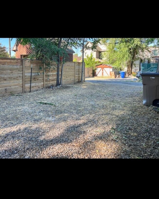 Building Photo - Charming 2-Bedroom Duplex Steps from Liber...
