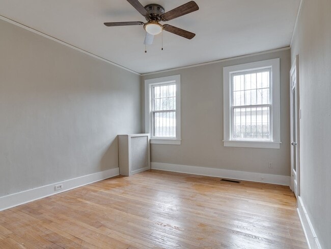 Building Photo - Charming 3BR/1B Conveniently Located Near Rhodes College!