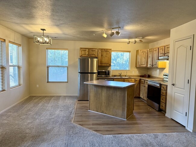 Building Photo - 1820 Fox Bay Dr