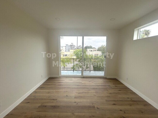 Building Photo - **BRAND NEW - 1 bed, 1 bath Unit in the Heart of South Park - Available NOW***