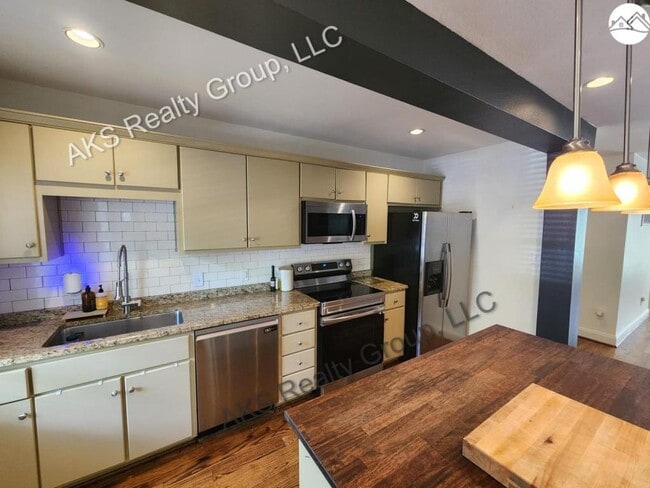 Building Photo - 2705 11th Ave S