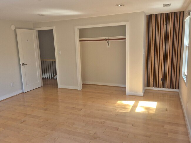 Building Photo - 9226 Fowler Ln