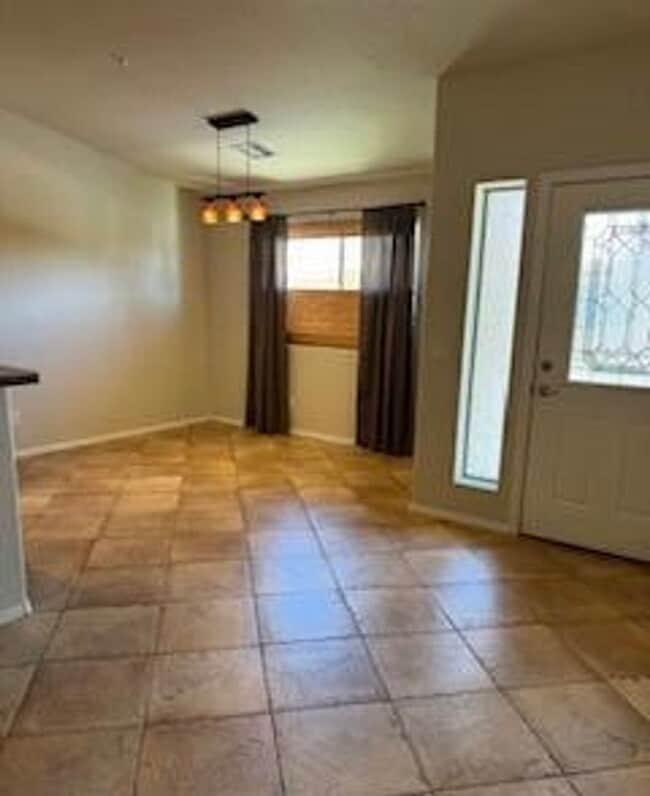 Building Photo - 754 Skyview Ln