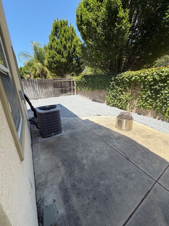 Building Photo - 5028 Ocean Ln